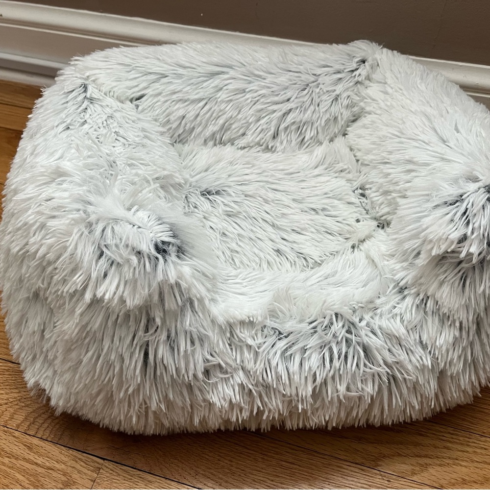 Best friends by Sheri Soothe and Snooze Lounge Shag Rectangular pet bed NWT
